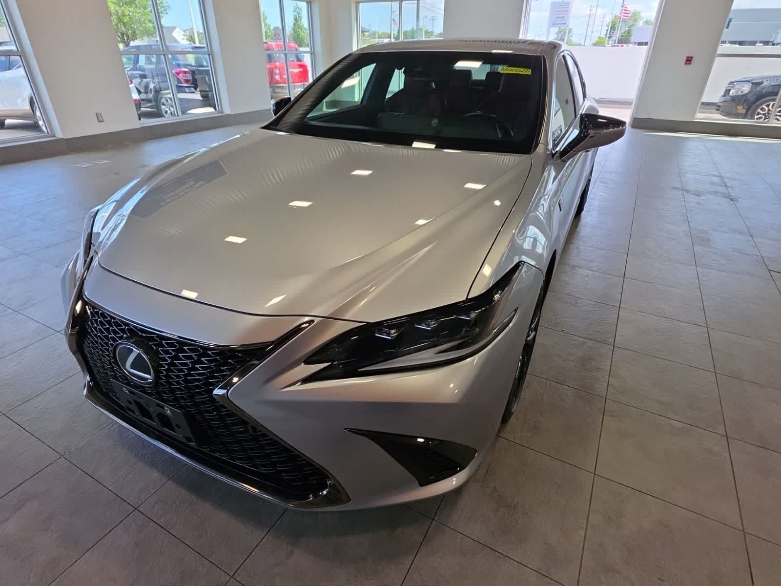 Used 2022 Lexus ES 350 F Sport FWD image 3