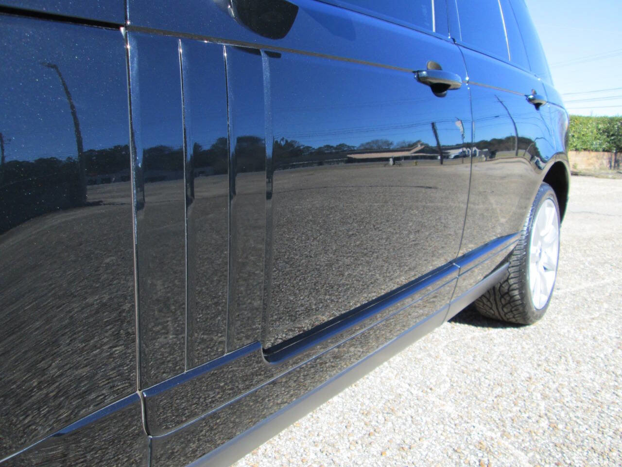 Used 2014 Land Rover Range Rover Supercharged image 9