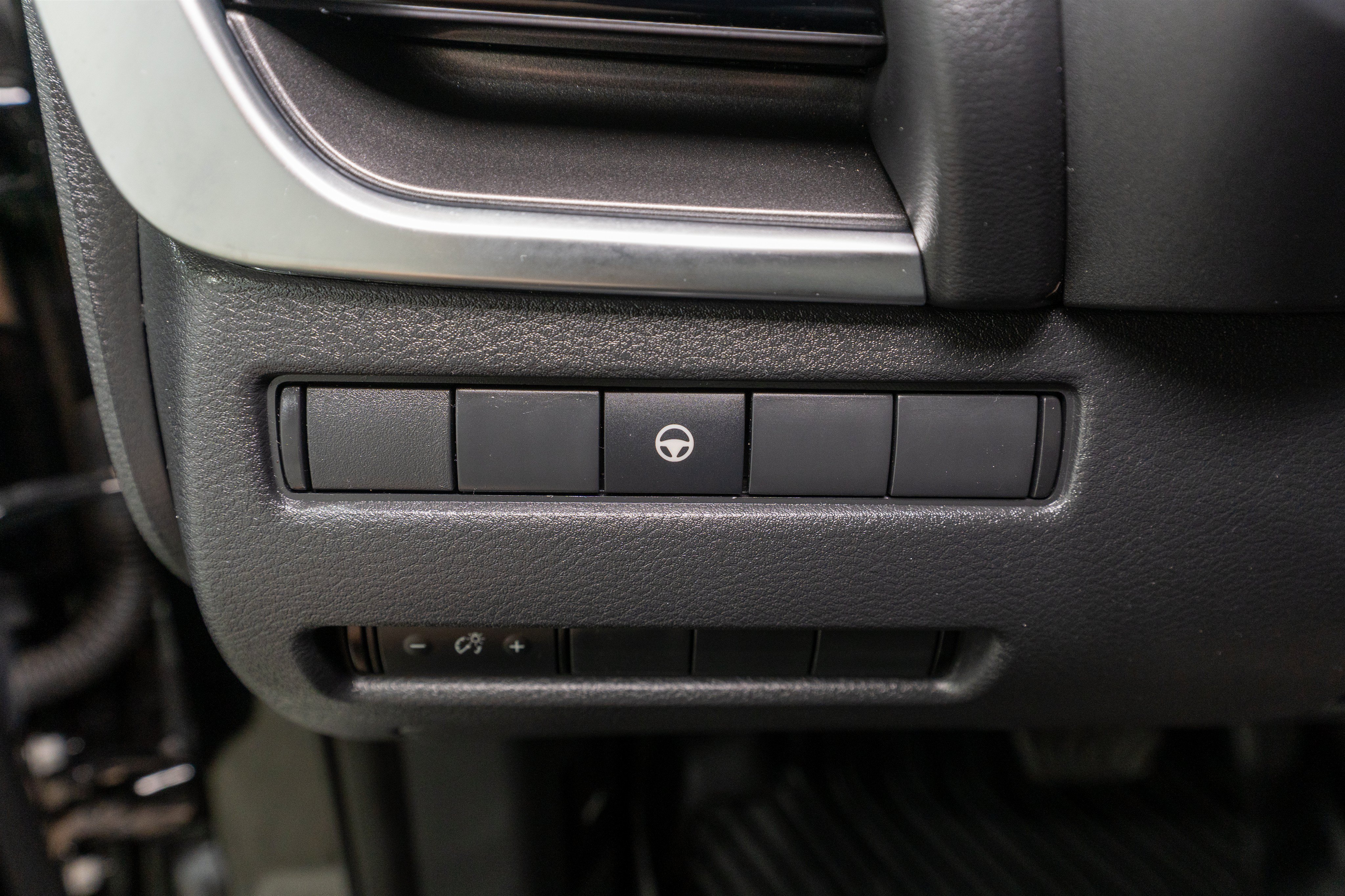 Used 2022 Nissan Rogue SV FWD image 28
