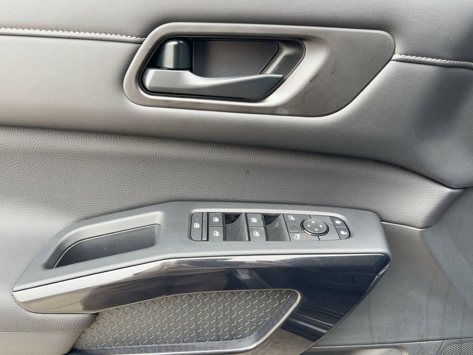 New 2026 Nissan Pathfinder SV image 21
