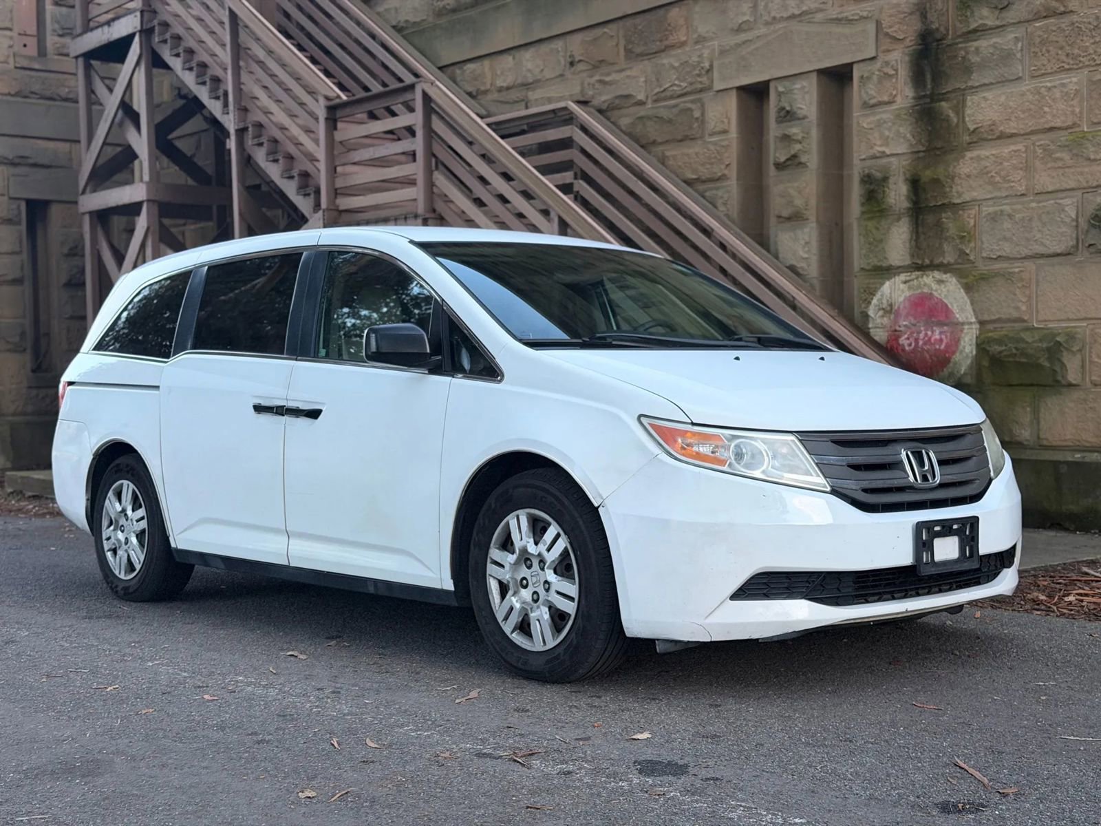 Used 2013 Honda Odyssey LX image 2