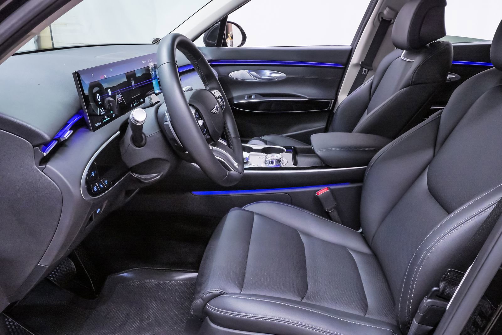 Certified 2026 Genesis GV70 2.5T image 9