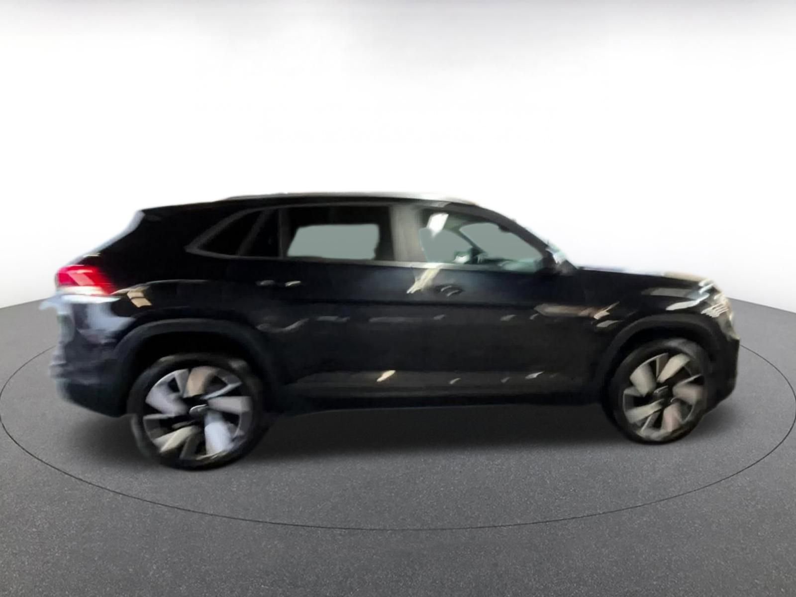 Used 2025 Volkswagen Atlas Cross Sport SE image 16