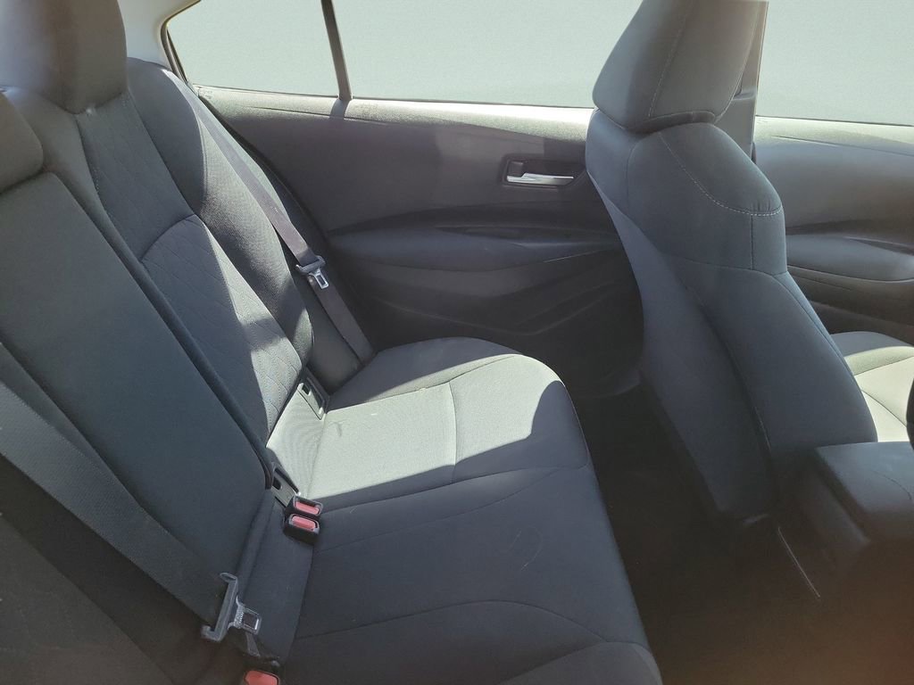 Used 2020 Toyota Corolla LE image 6