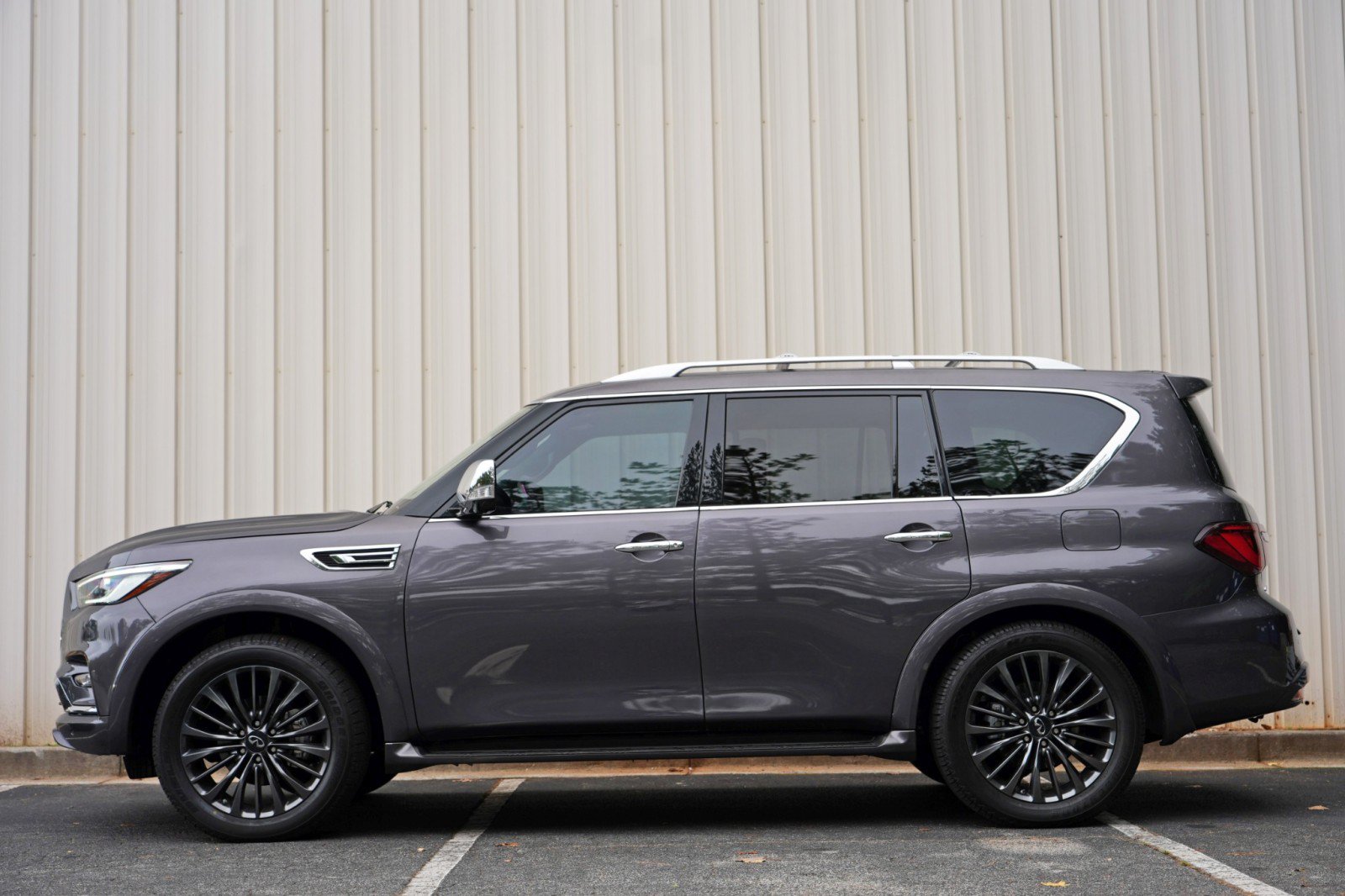 Used 2022 INFINITI QX80 Sensory w/ All-Season Package AWD/4WD image 8