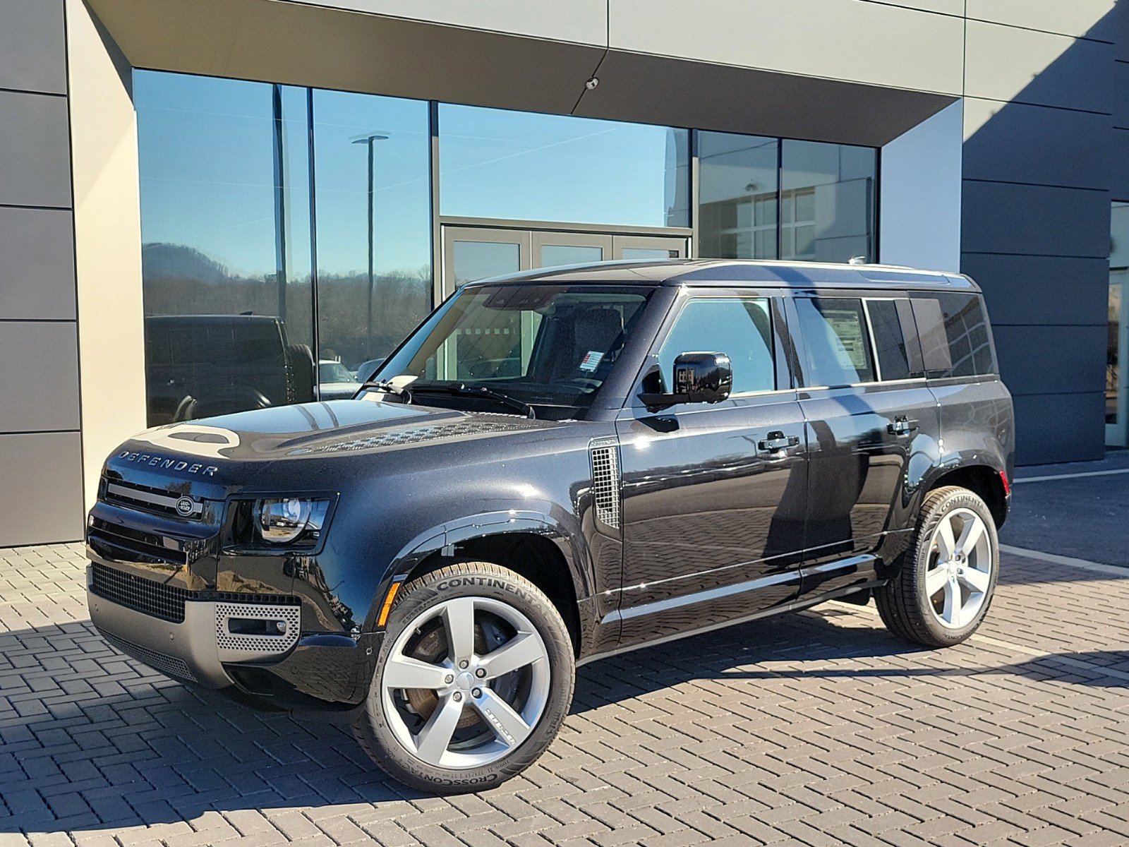 Used 2025 Land Rover Defender 110 X-Dynamic SE