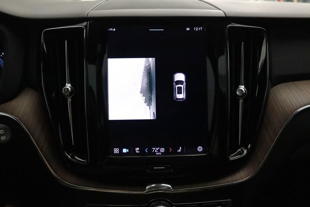Used 2022 Volvo XC60 B5 Momentum AWD/4WD image 27