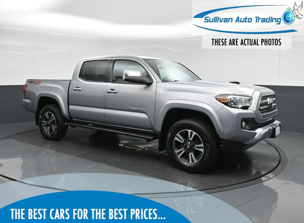 Used 2017 Toyota Tacoma TRD Sport image 1