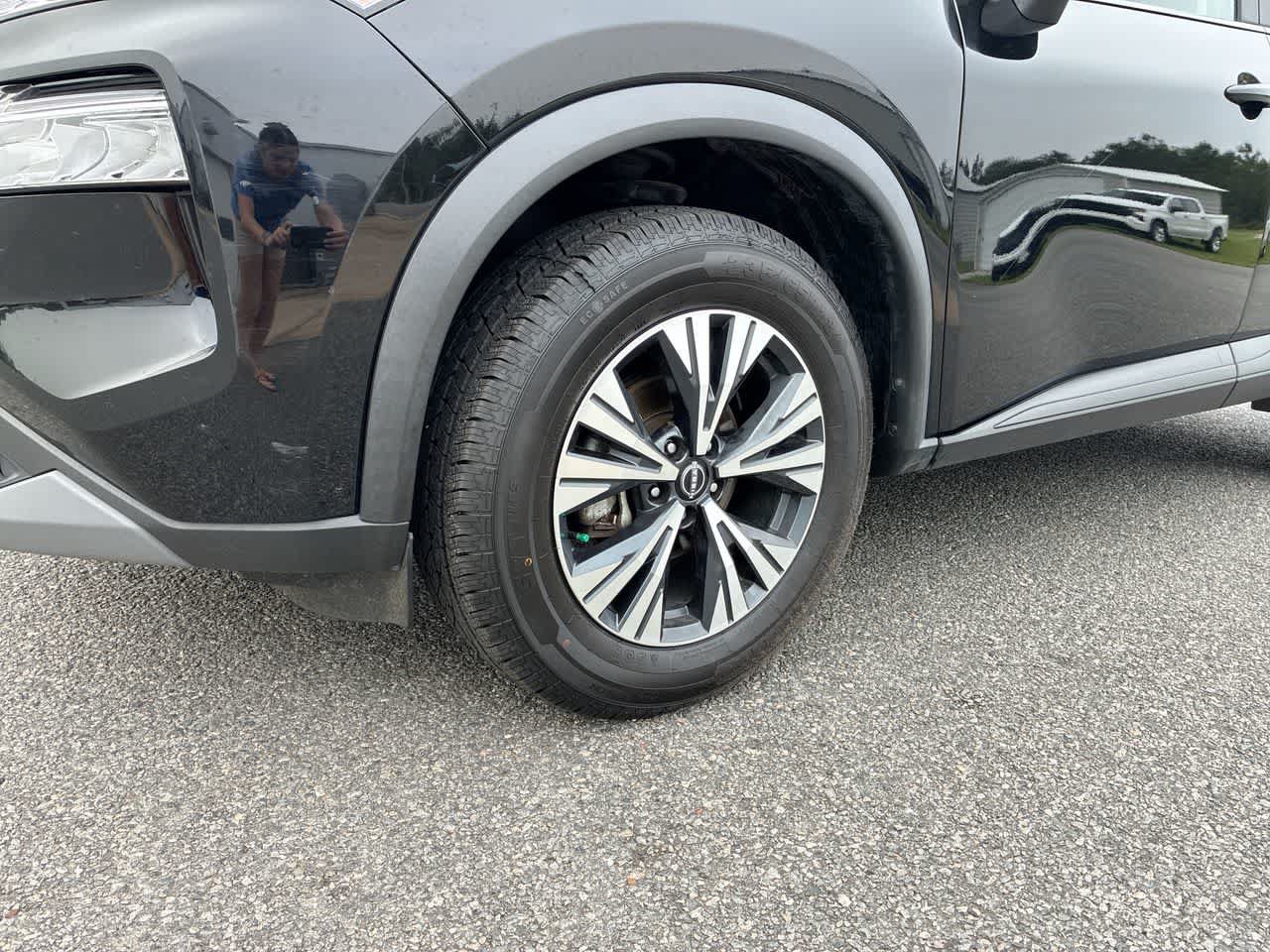 Used 2023 Nissan Rogue SV FWD image 31