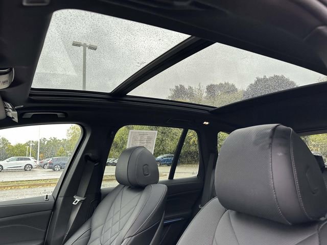 Certified 2025 BMW X5 xDrive50e w/ Premium Package image 27