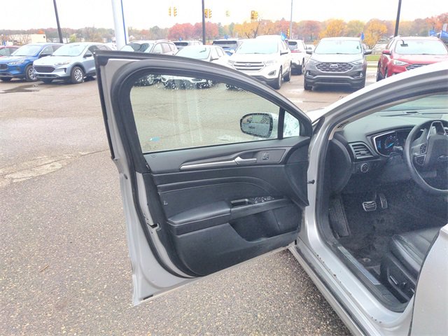 Used 2017 Ford Fusion Titanium image 43