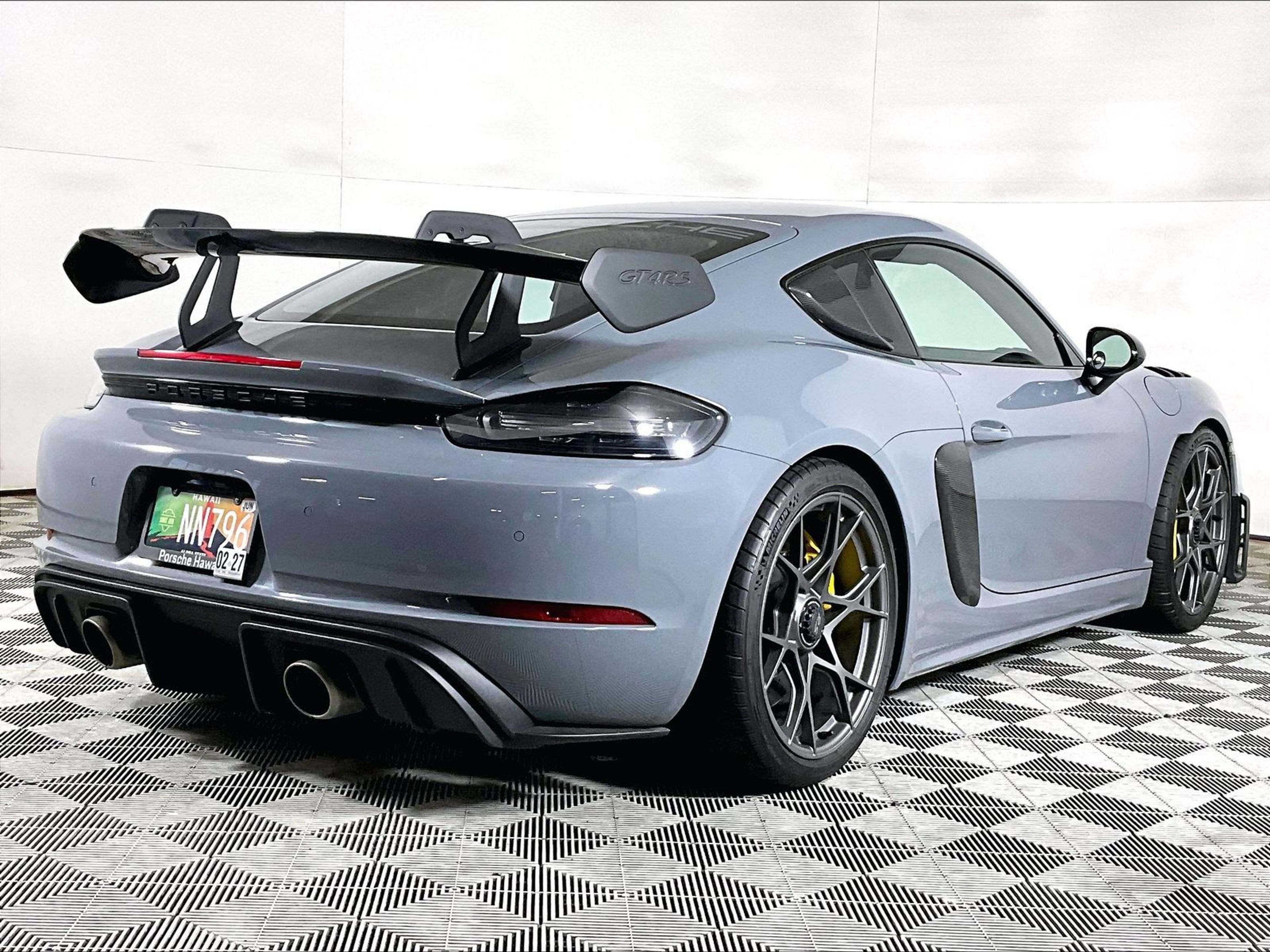 Certified 2024 Porsche 718 Cayman GT4 RS RWD image 9