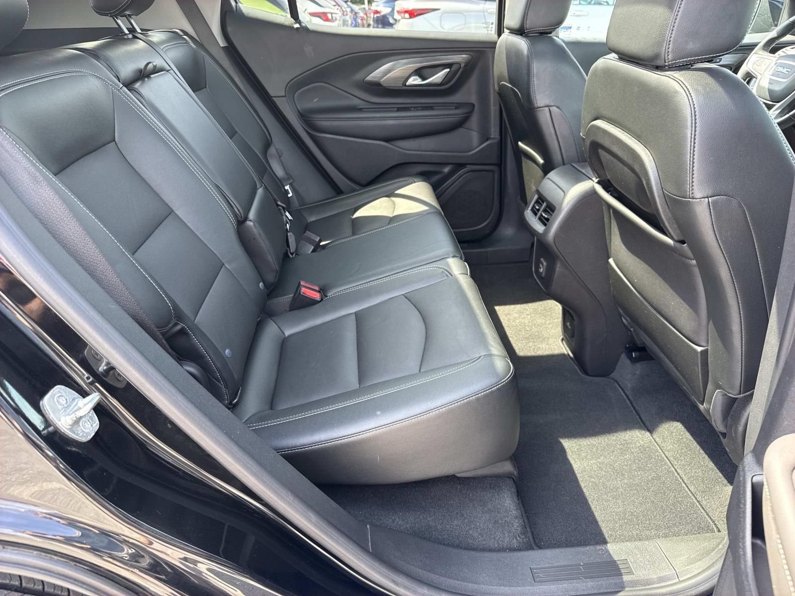 Used 2023 GMC Terrain SLT AWD/4WD image 26