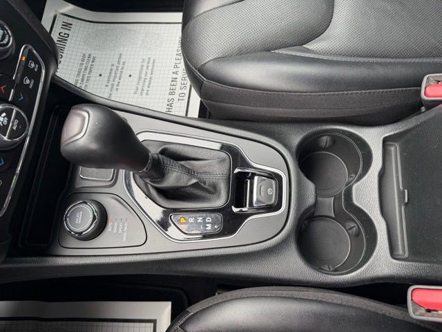 Used 2023 Jeep Cherokee Altitude Lux image 29