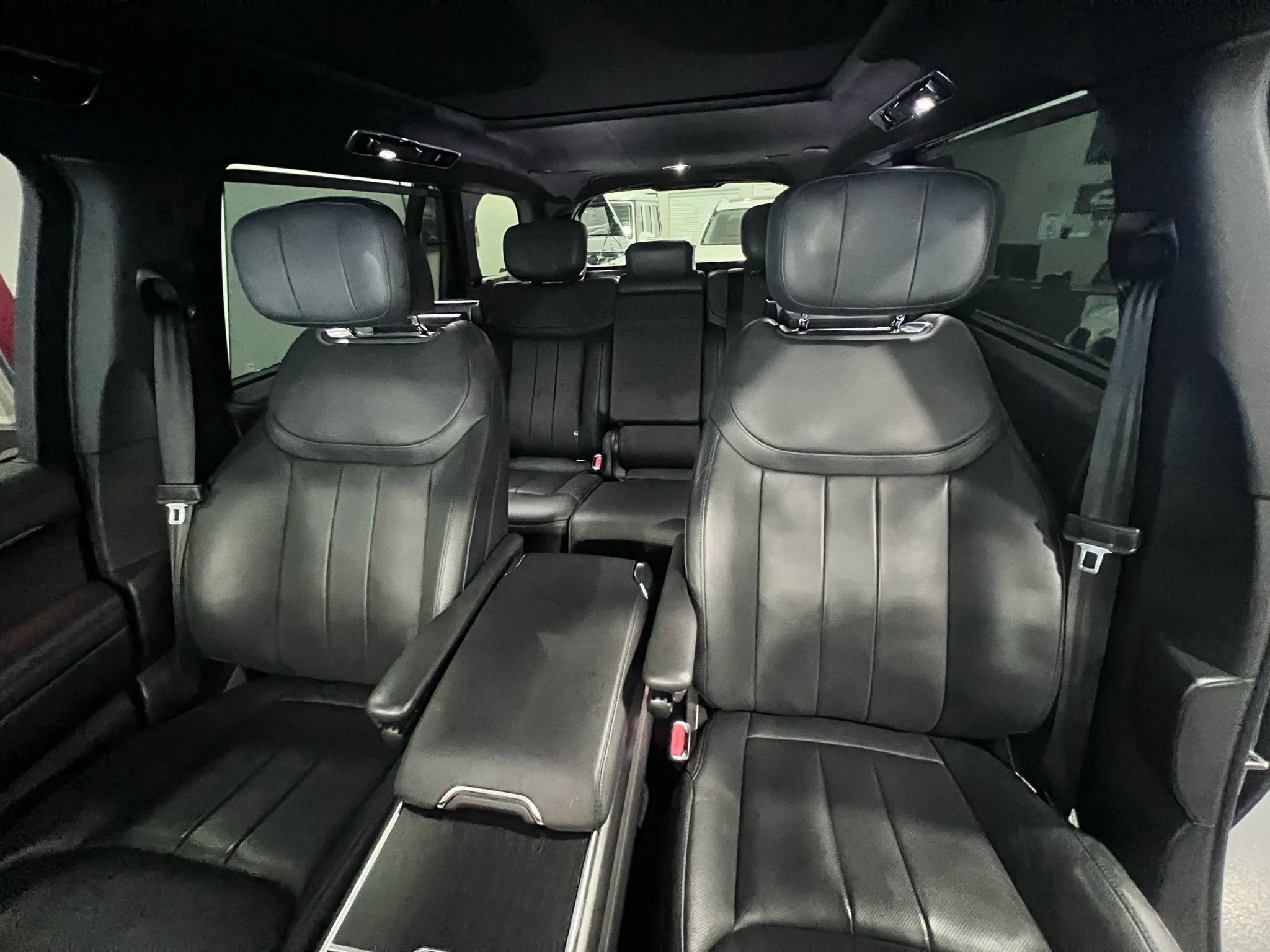 Used 2023 Land Rover Range Rover Long Wheelbase Autobiography image 13