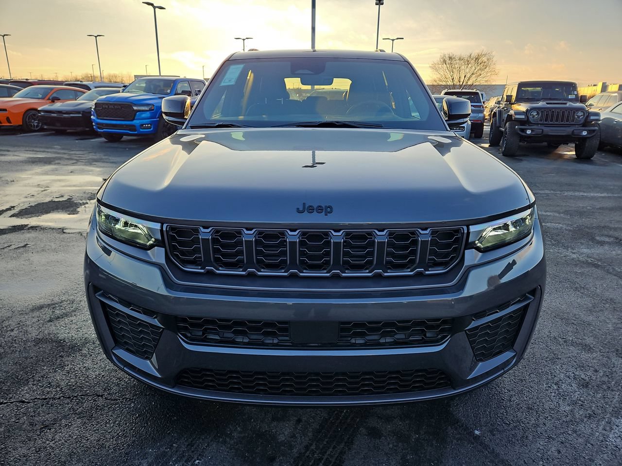 New 2026 Jeep Grand Cherokee Altitude AWD/4WD image 2