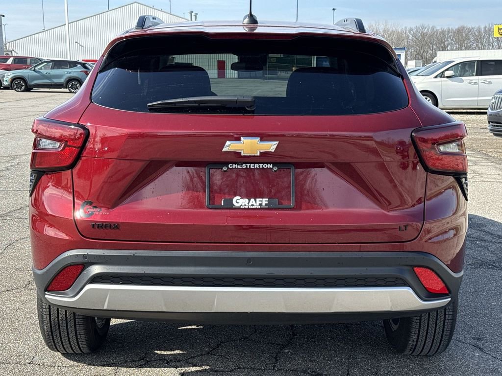 Used 2025 Chevrolet Trax LT w/ Driver Confidence Package image 7