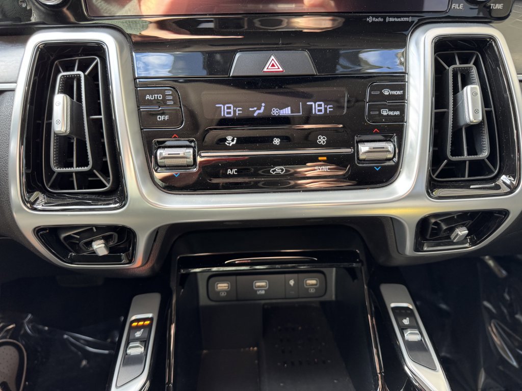 Used 2022 Kia Sorento SX image 26