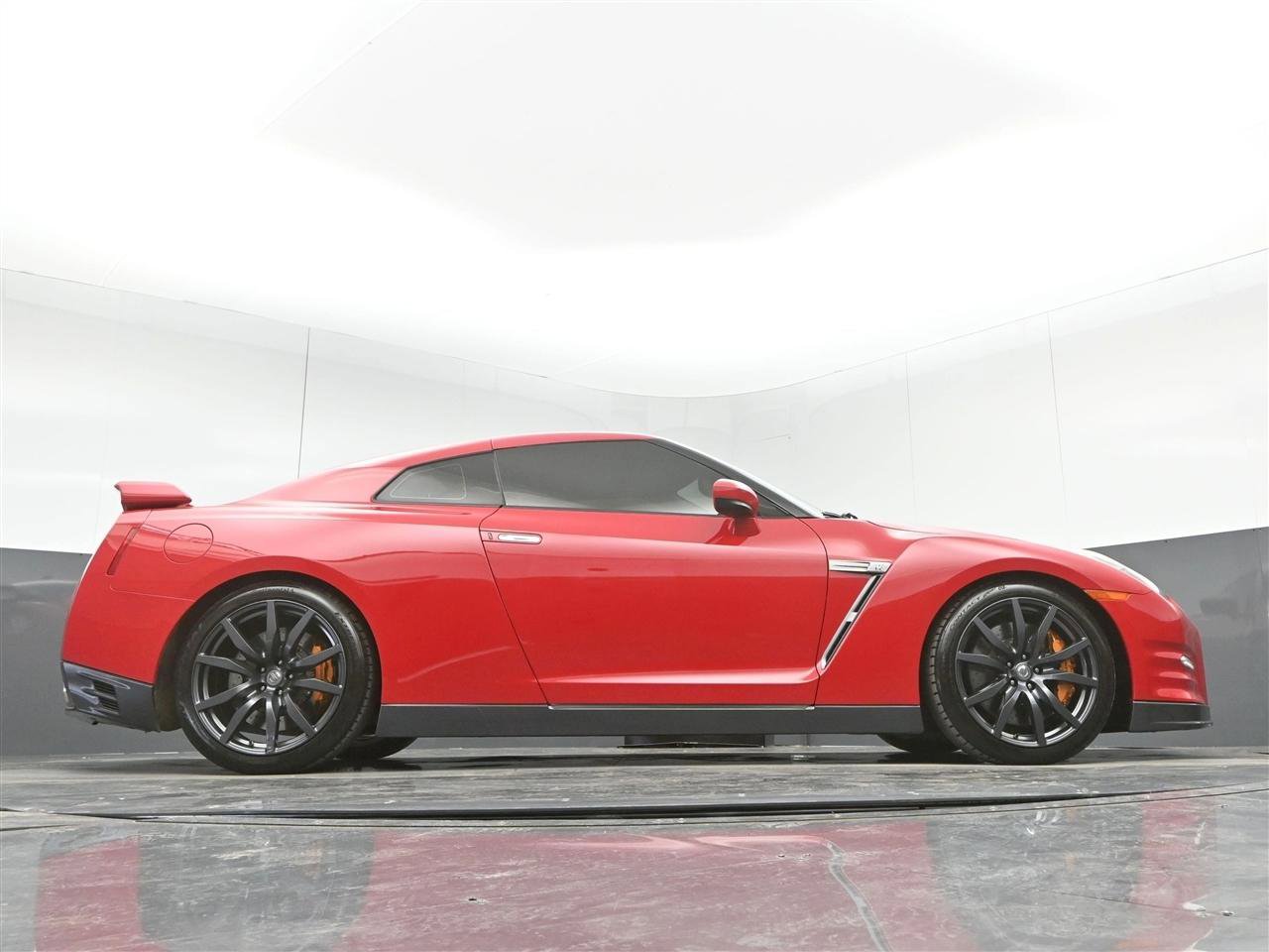 Used 2013 Nissan GT-R Premium AWD/4WD image 31