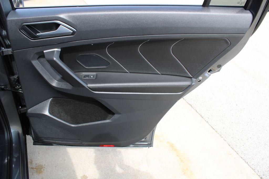 Certified 2024 Volkswagen Tiguan SE R-Line FWD image 23
