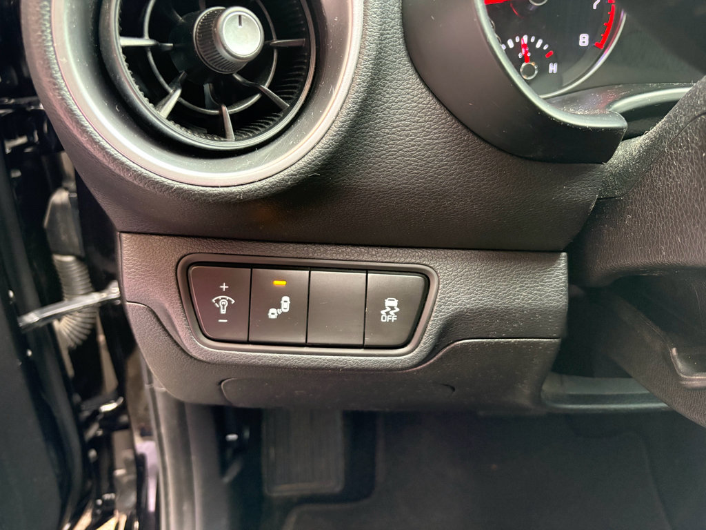 Used 2023 Kia Forte LXS w/ LXS Technology Package FWD image 32