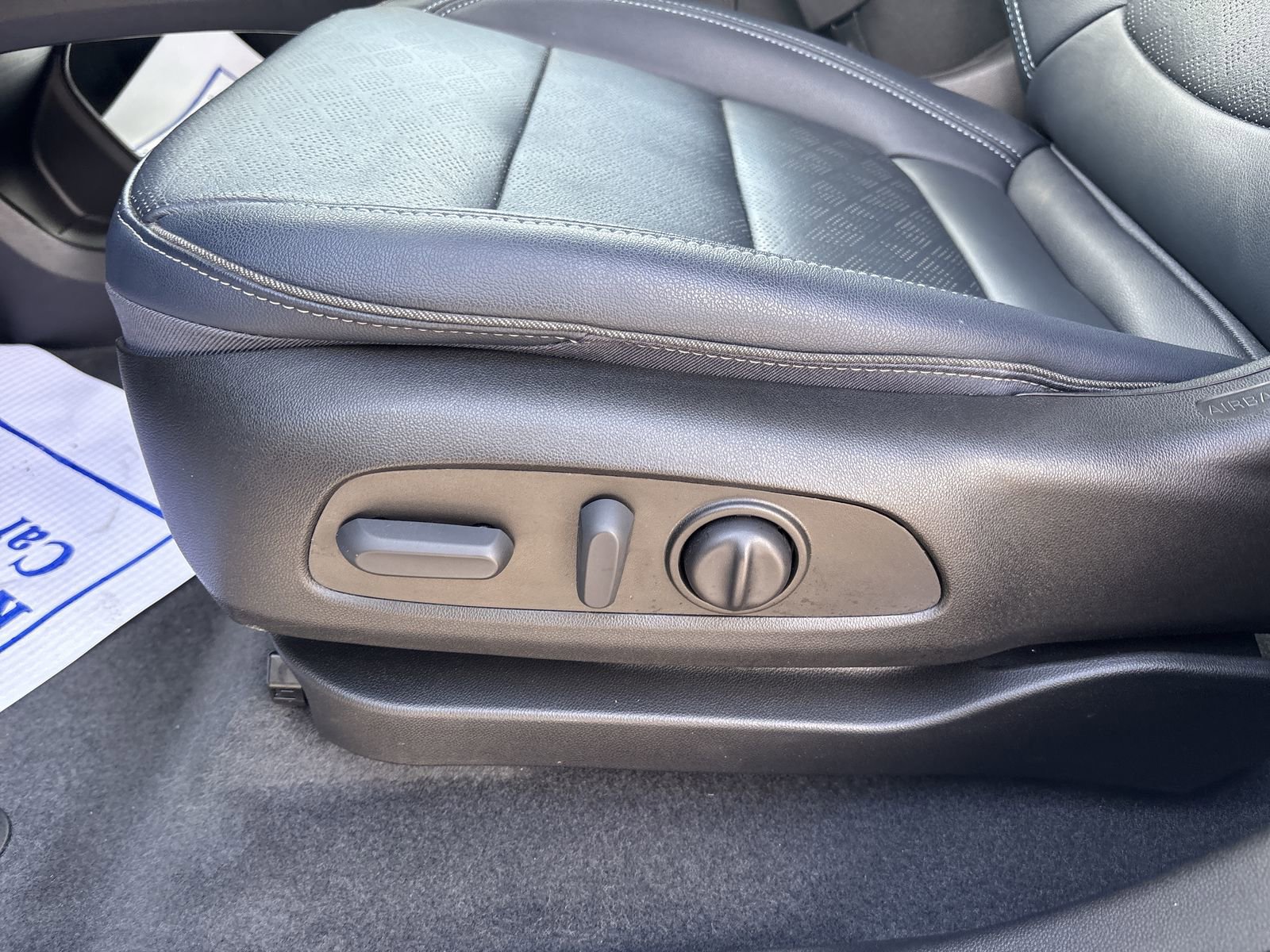Used 2022 Chevrolet Bolt EUV Premier FWD image 15
