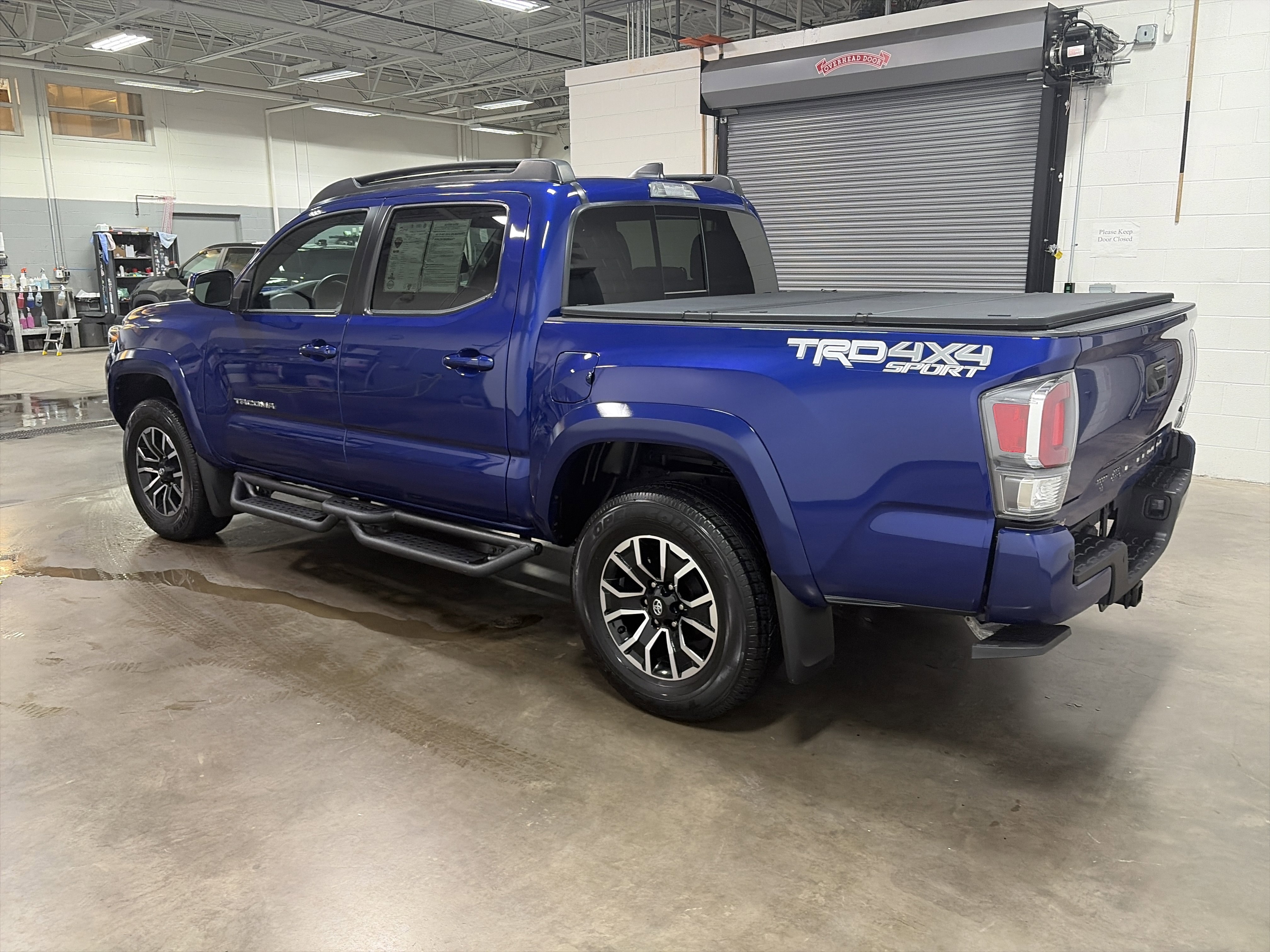 Used 2022 Toyota Tacoma TRD Sport w/ TRD Premium Sport Package AWD/4WD image 5
