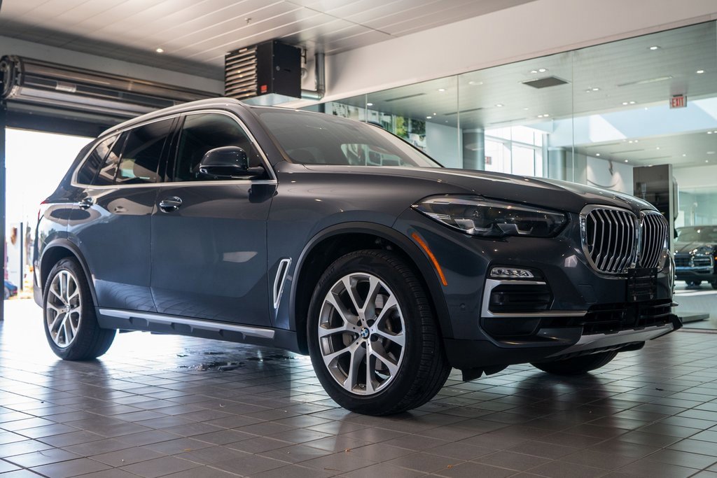 Used 2021 BMW X5 xDrive40i w/ Premium Package 2