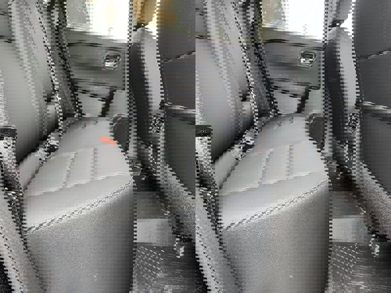 Used 2024 Nissan Rogue SL image 30