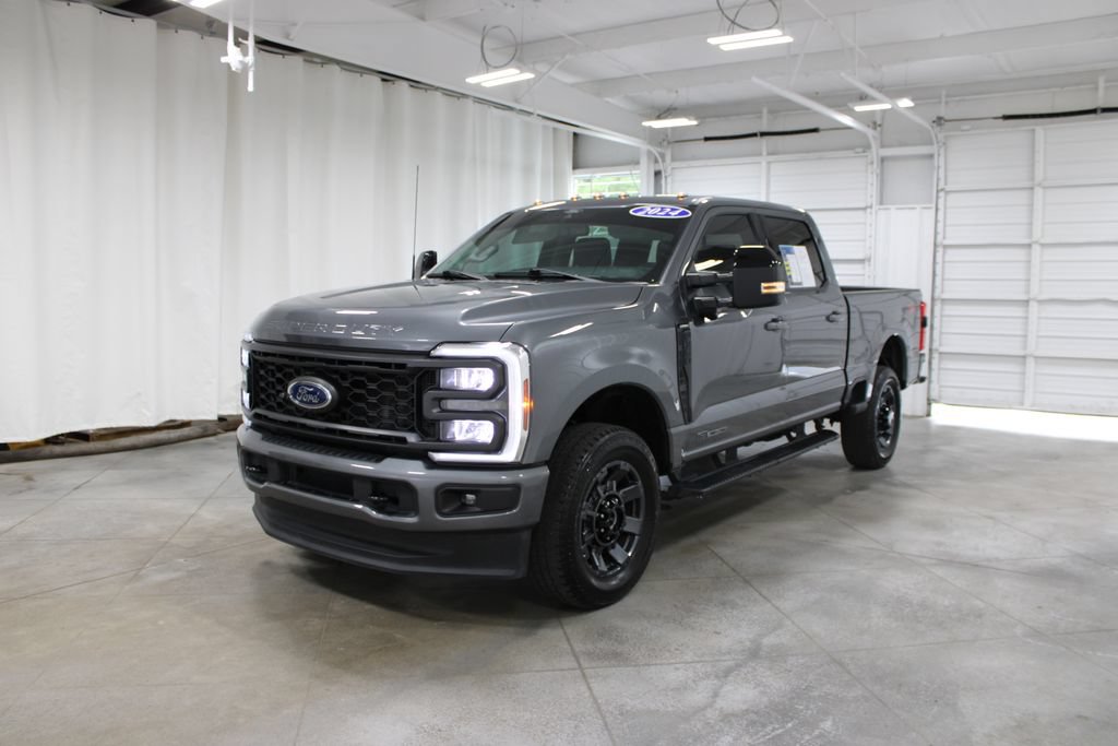 Used 2024 Ford F350 Lariat w/ Sport Appearance Package AWD/4WD image 4
