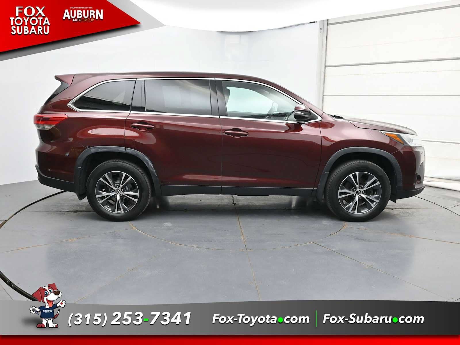Used 2019 Toyota Highlander LE AWD/4WD image 17