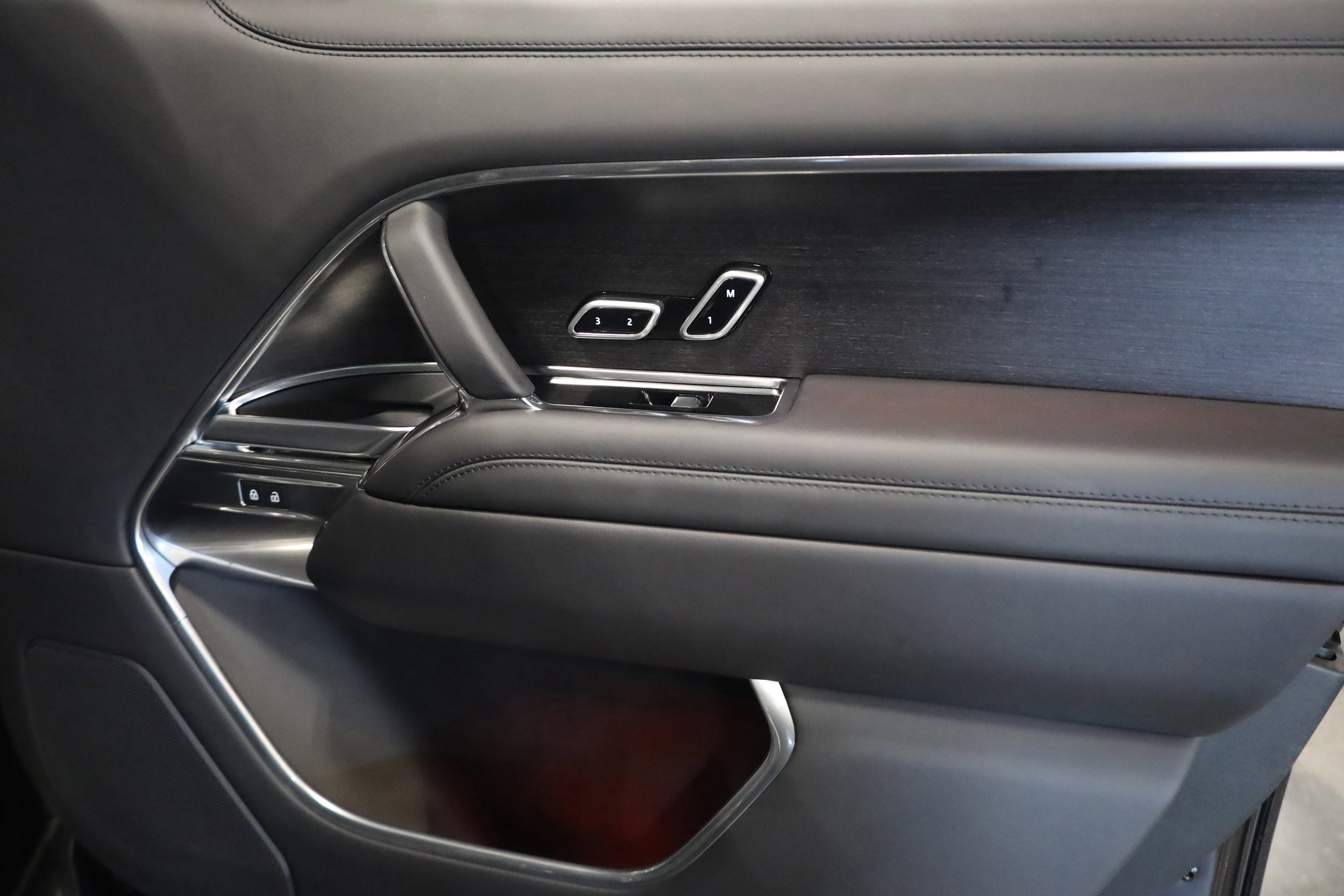 Used 2023 Land Rover Range Rover First Edition image 42