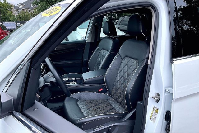 Used 2024 Volkswagen Atlas SEL Premium R-Line AWD/4WD image 6