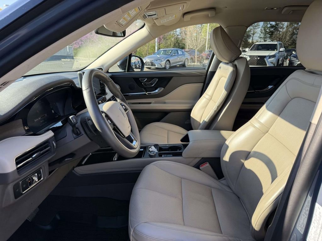 Used 2023 Lincoln Corsair Reserve w/ Towing Package image 13