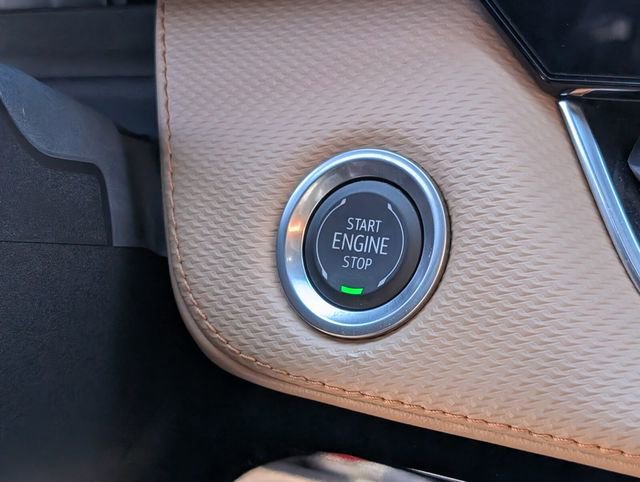 Used 2025 Chevrolet Equinox ACTIV w/ Safety and Technology Package image 32