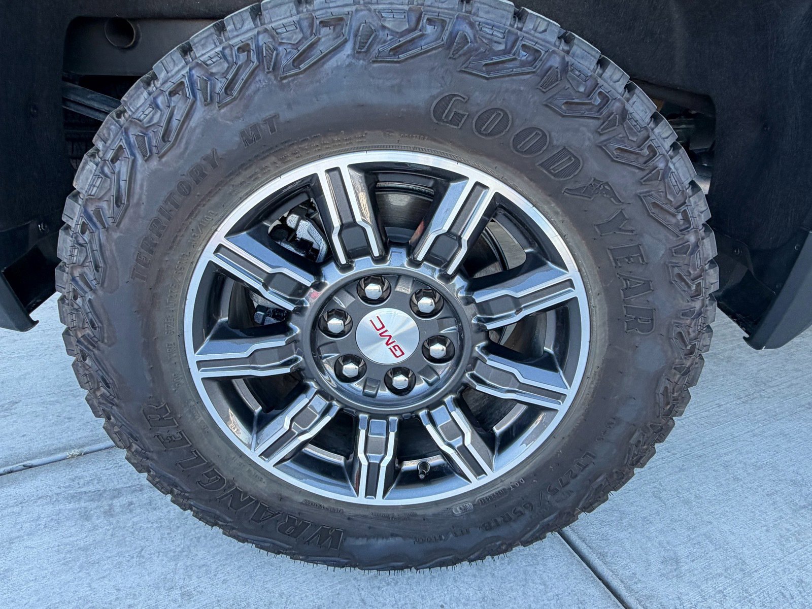 Used 2025 GMC Sierra 1500 AT4 image 32