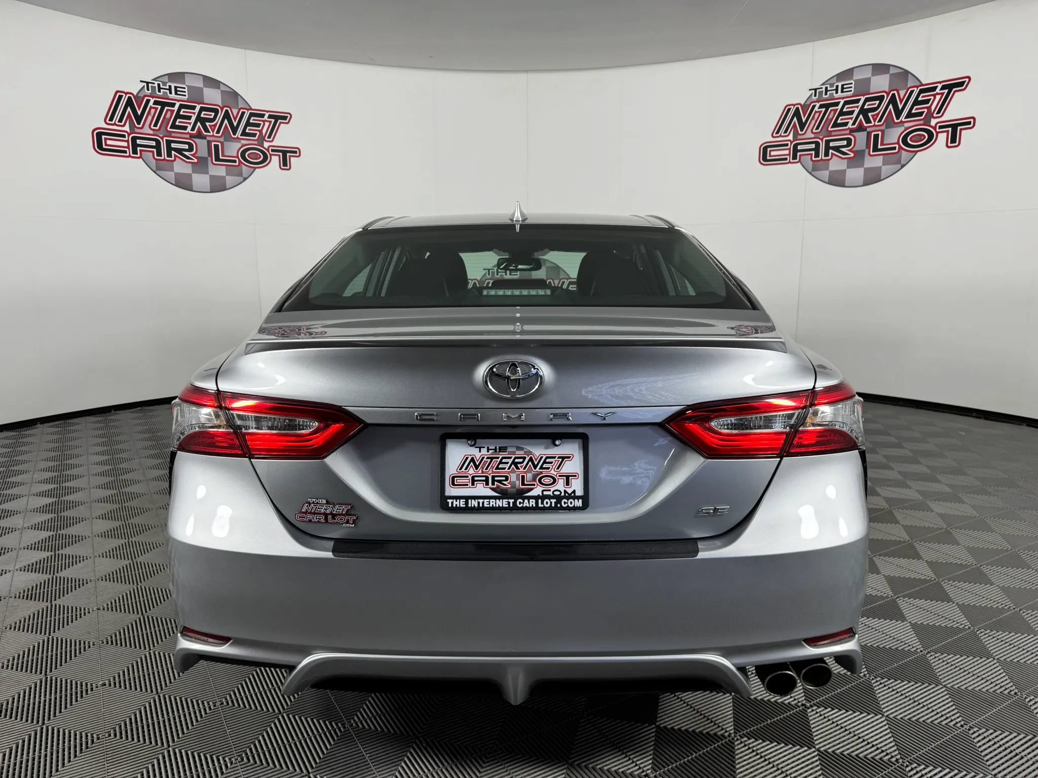 Used 2019 Toyota Camry SE w/ Convenience Package FWD image 6