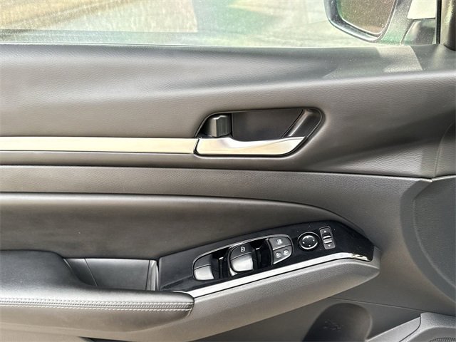 Used 2023 Nissan Altima 2.5 SV image 15