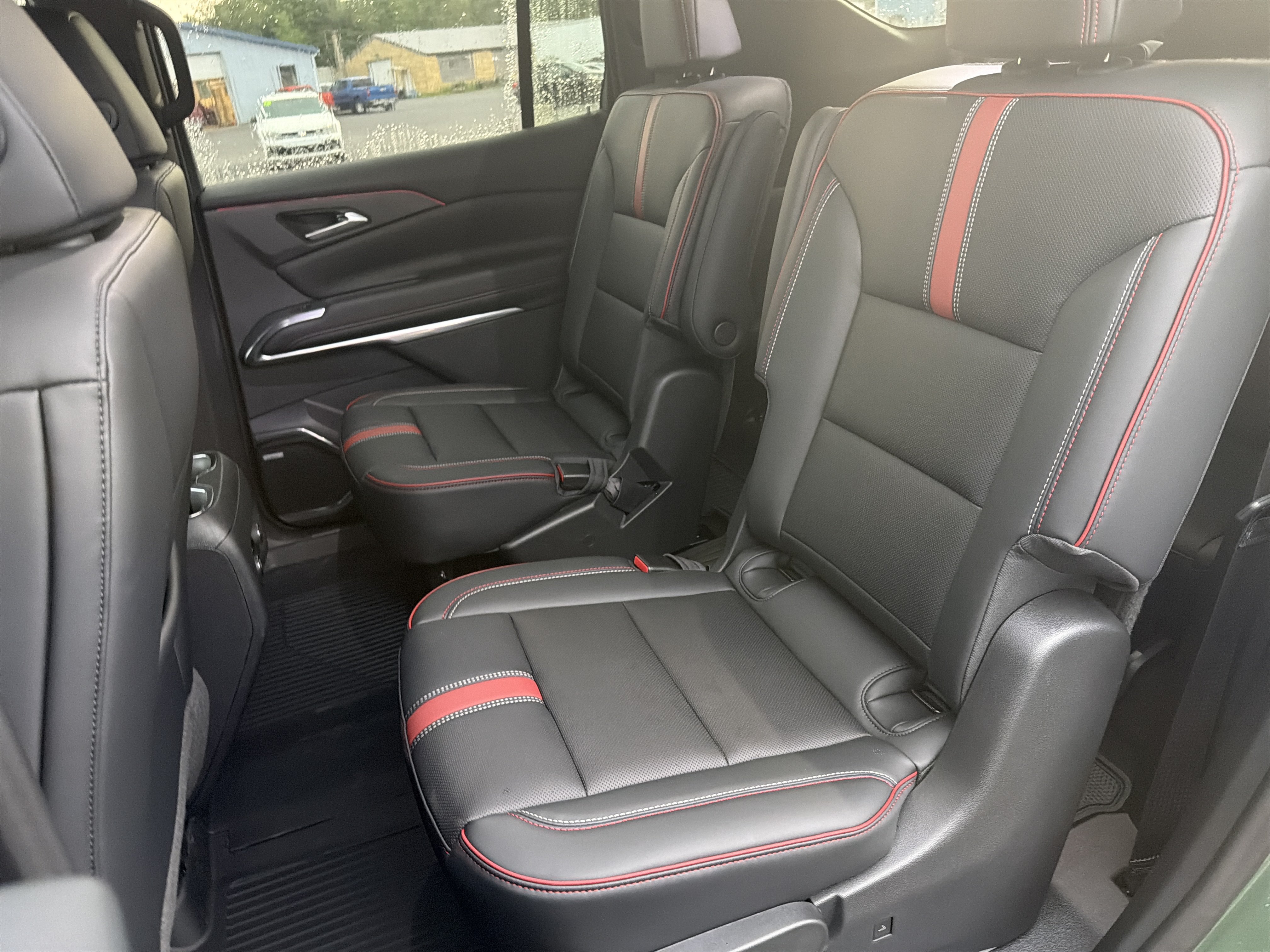 New 2027 Chevrolet Traverse RS w/ LPO, Floor Liner Package AWD/4WD image 24