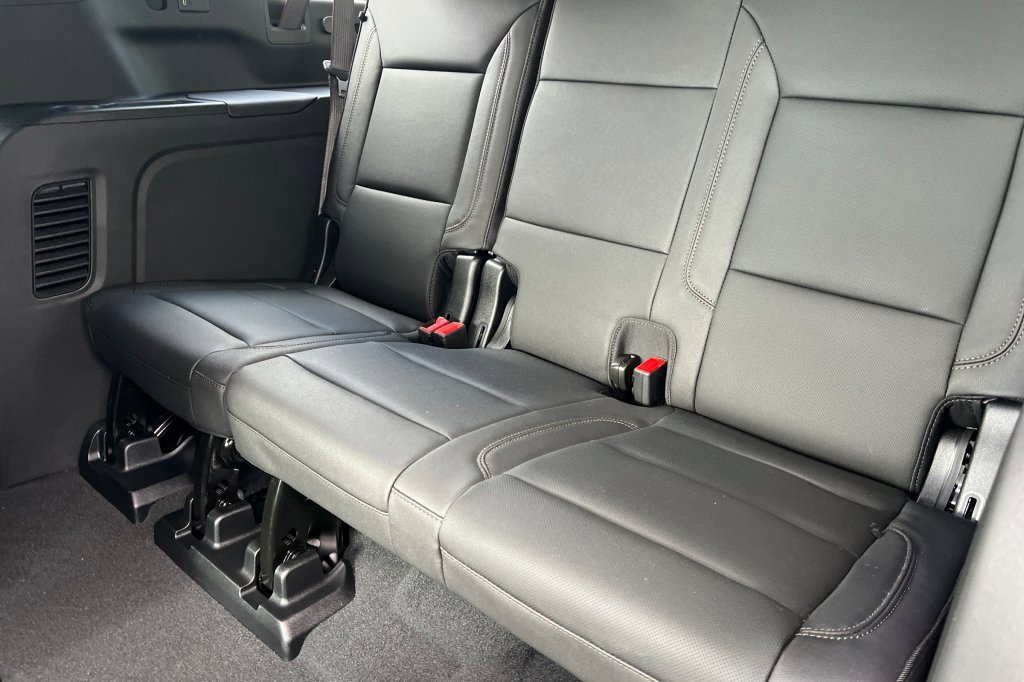 New 2026 Chevrolet Suburban High Country image 13