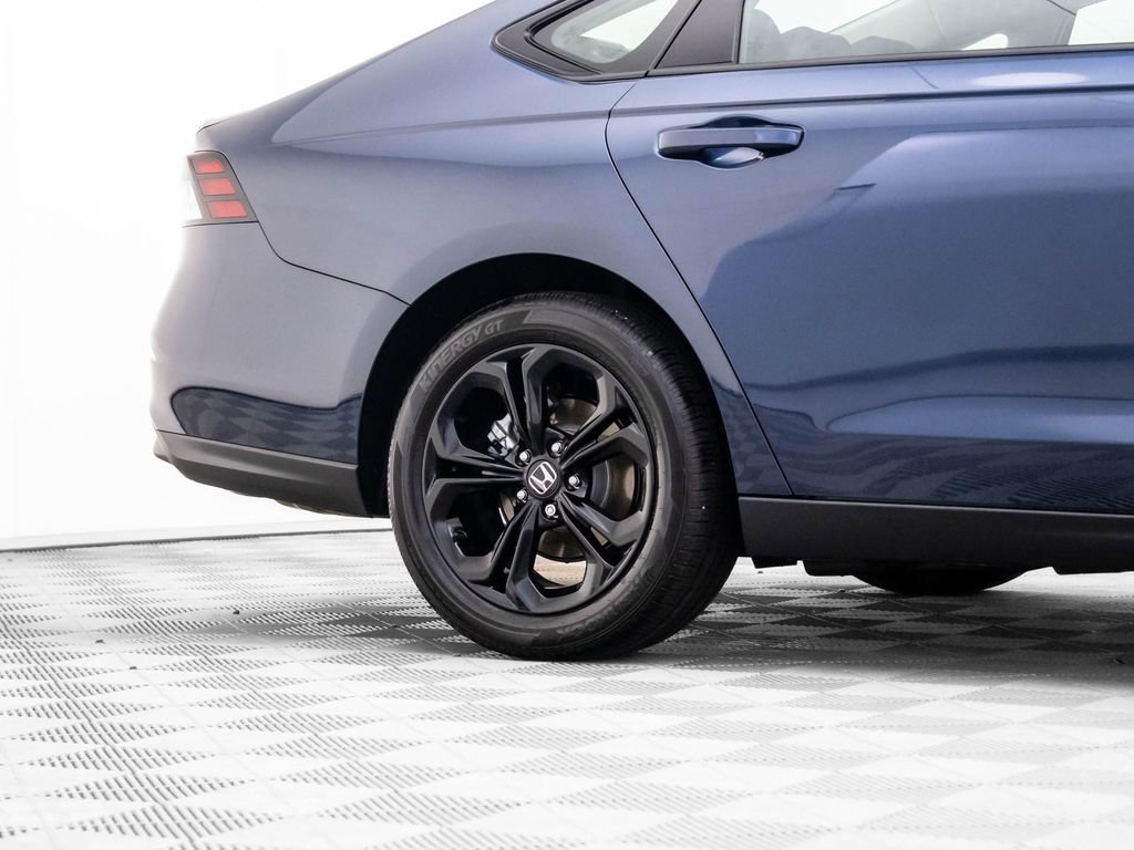 Certified 2025 Honda Accord SE image 25