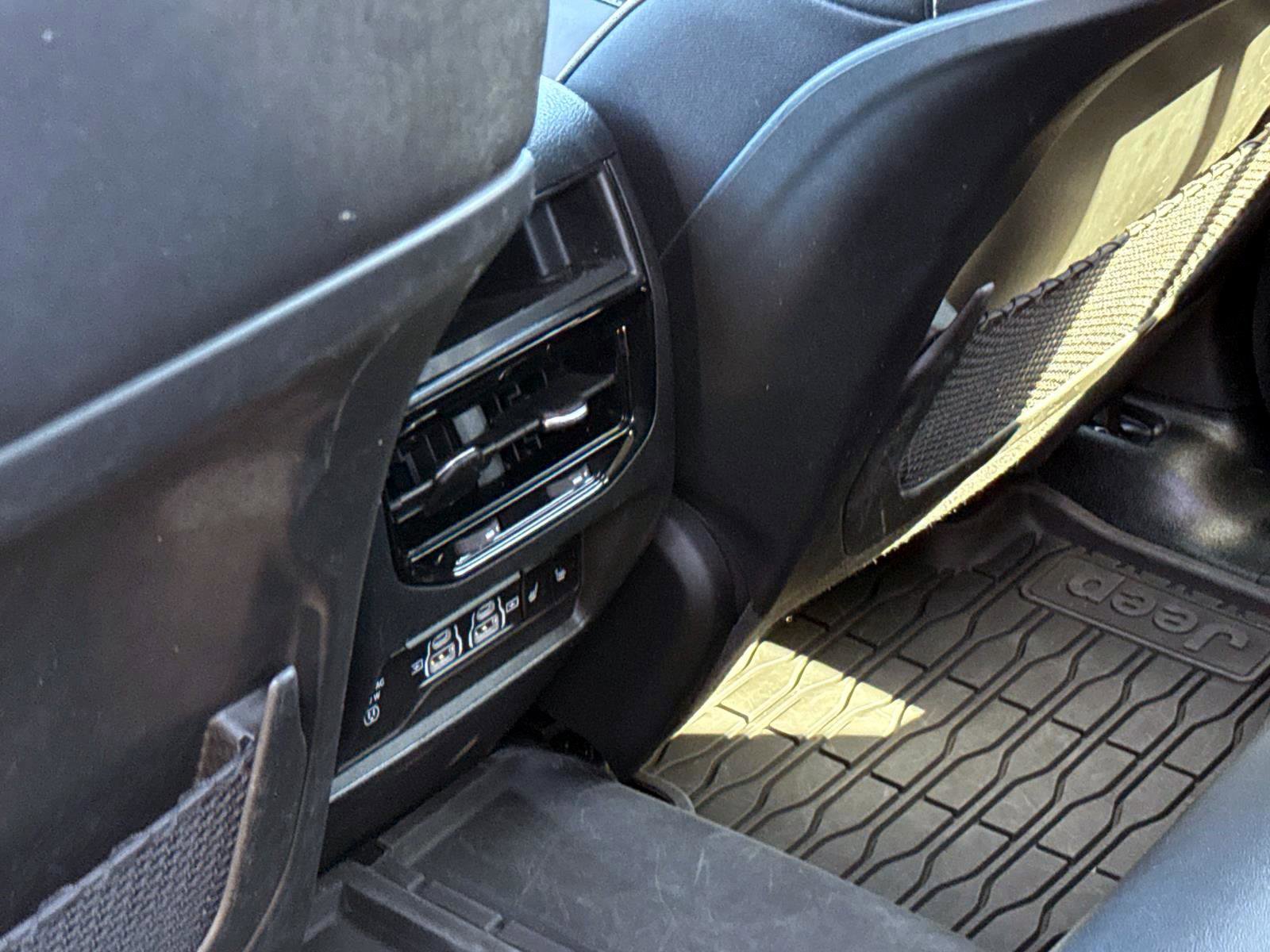 Used 2023 Jeep Grand Cherokee 4WD 4xe w/ Luxury Tech Group II image 6