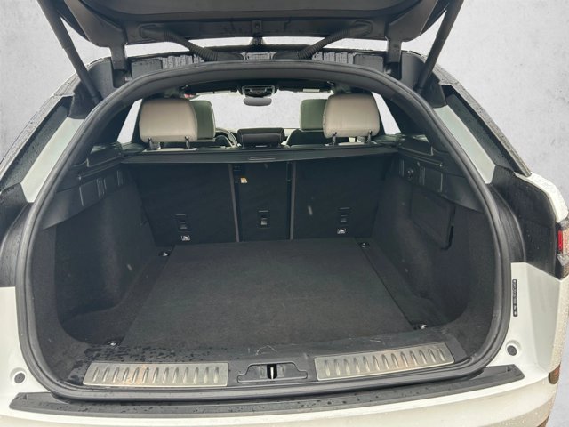 Used 2018 Land Rover Range Rover Velar R-Dynamic SE AWD/4WD image 6