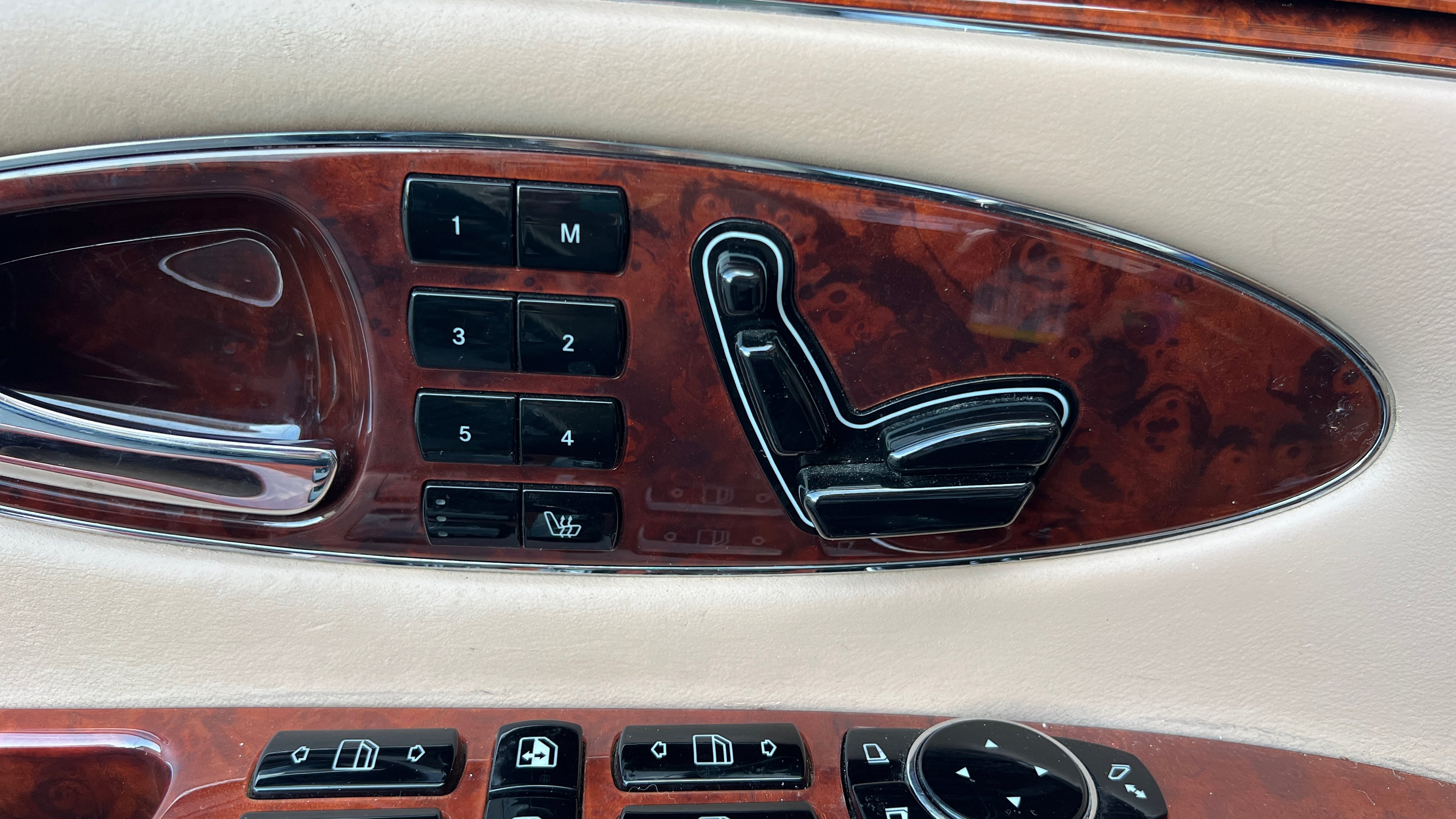 Used 2004 Maybach 57 RWD image 89