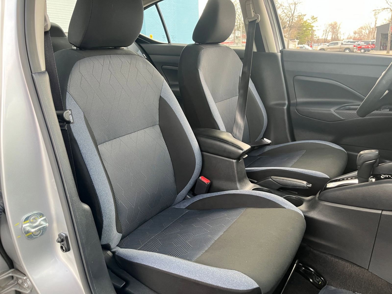 Used 2025 Nissan Versa SV FWD image 36