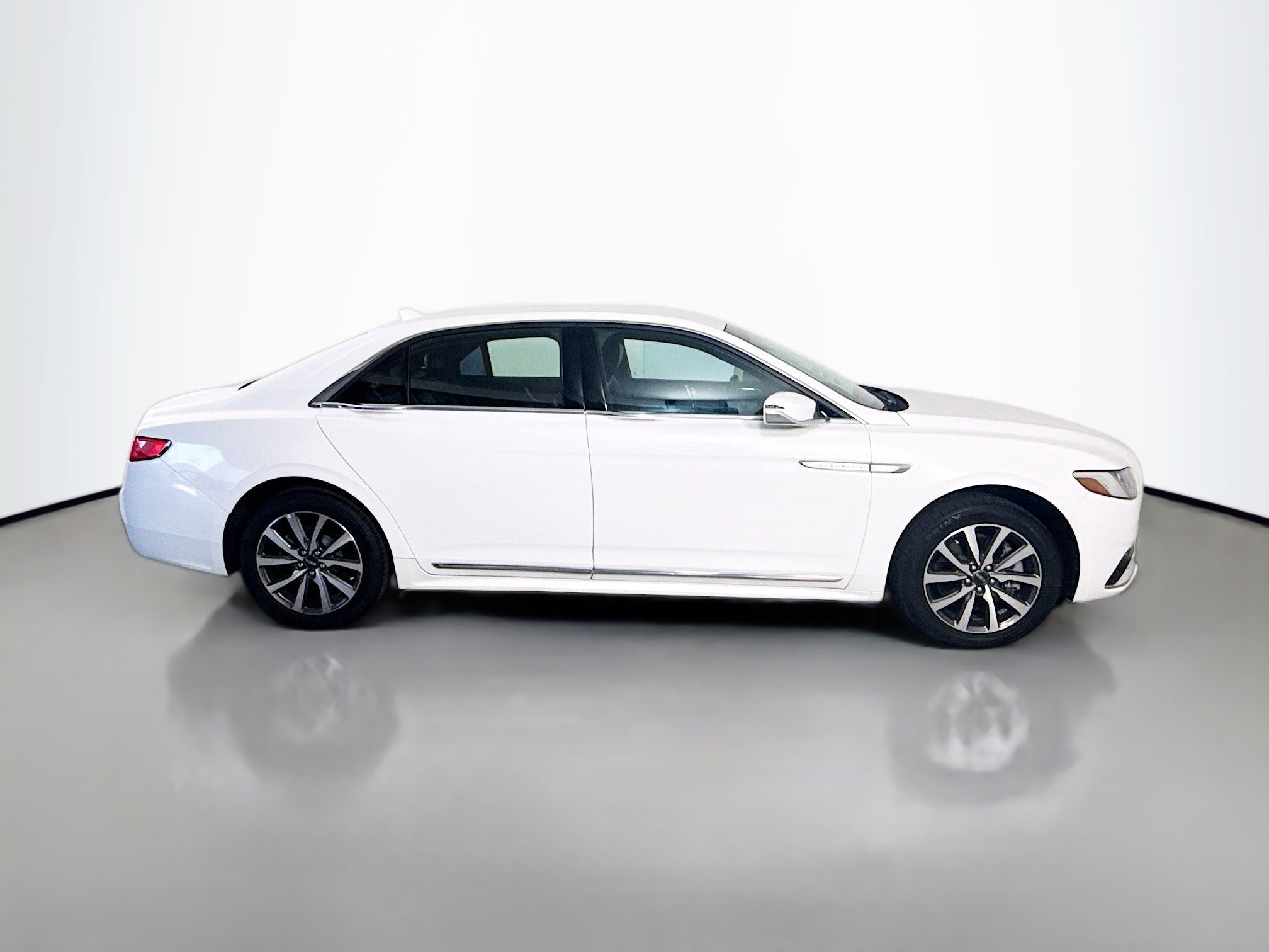 Used 2020 Lincoln Continental image 11