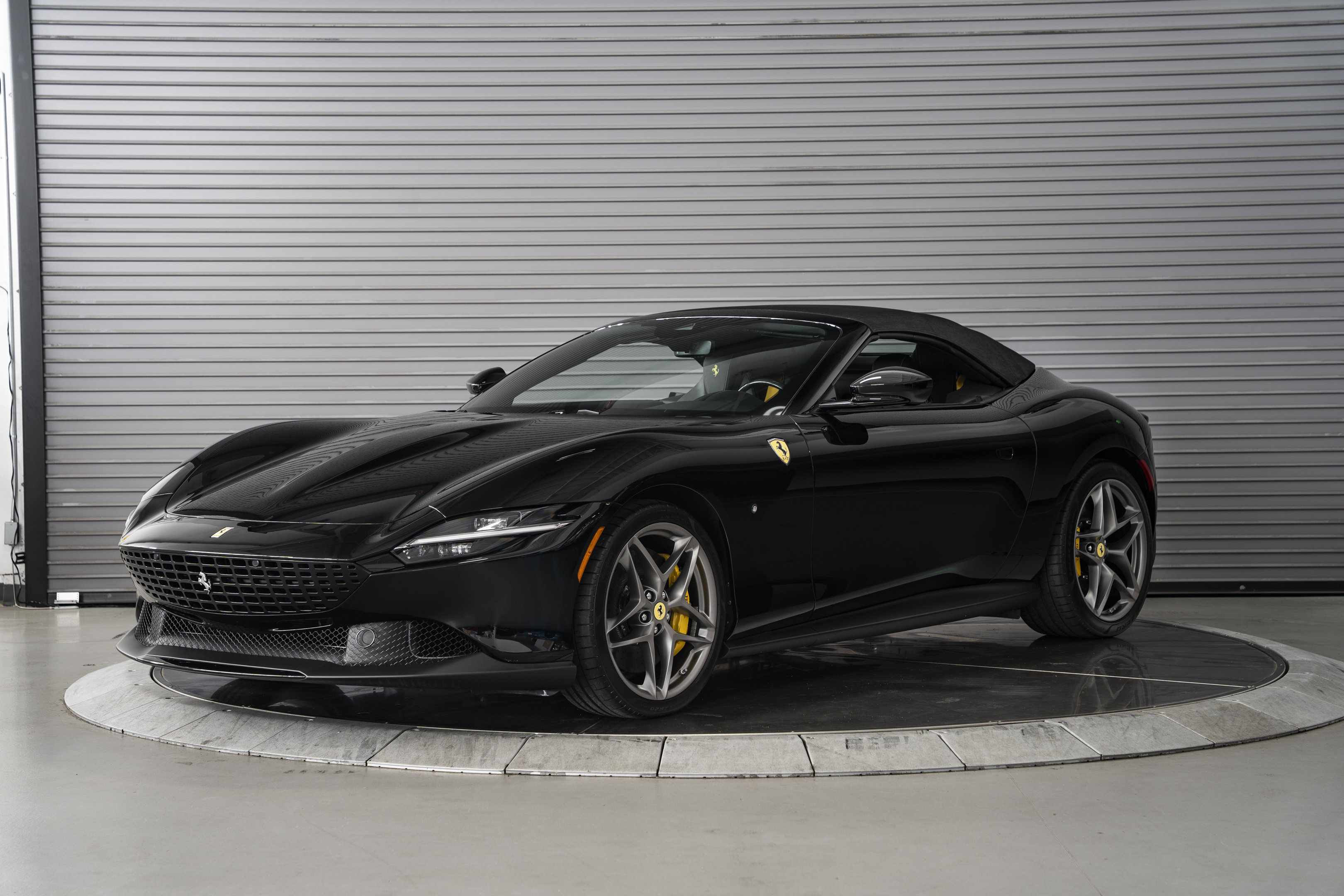 Used 2026 Ferrari Roma Spider RWD image 10