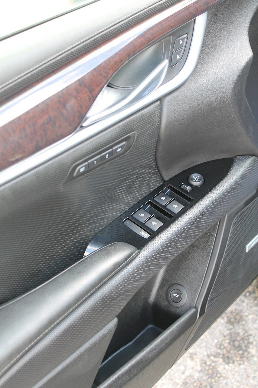 Used 2017 Cadillac XTS Luxury image 10