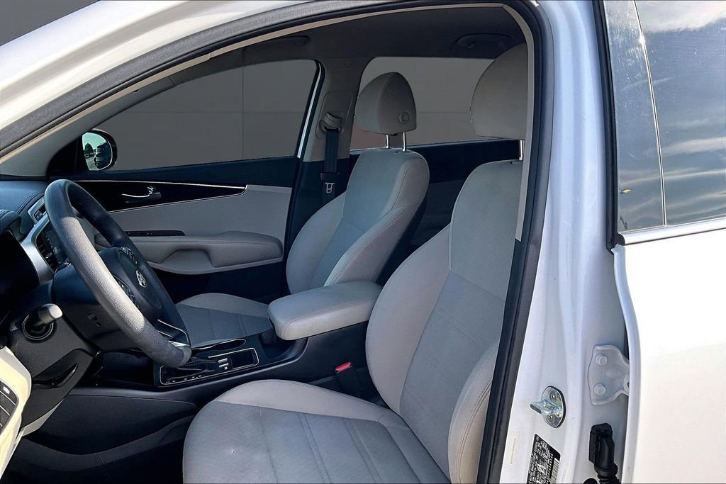 Used 2018 Kia Sorento LX image 24