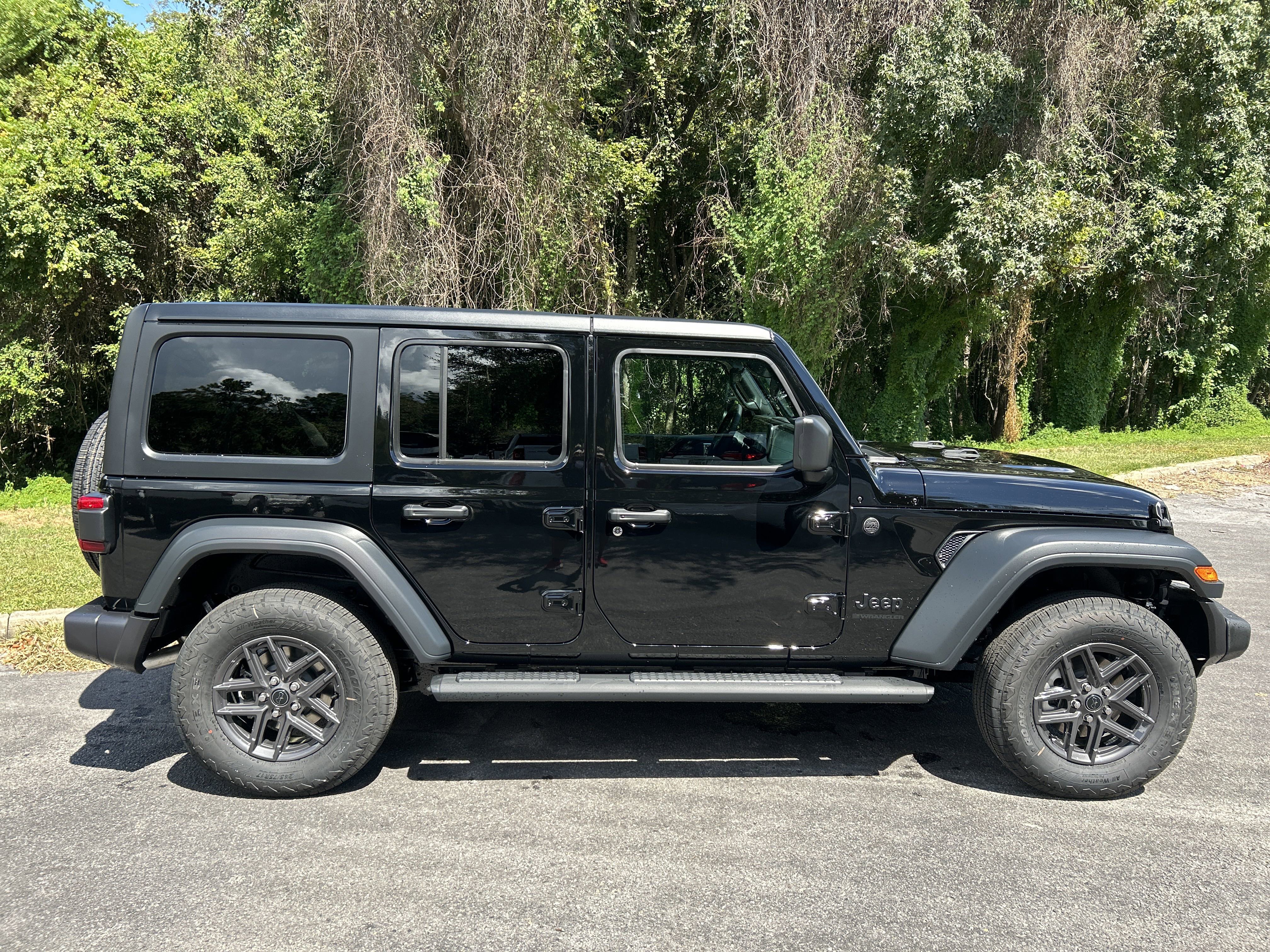New 2025 Jeep Wrangler Sport S image 9